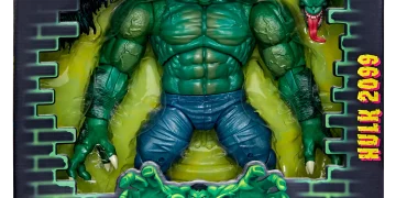 Hasbro anuncia figura de ação do Hulk 2099 na linha Marvel Legends