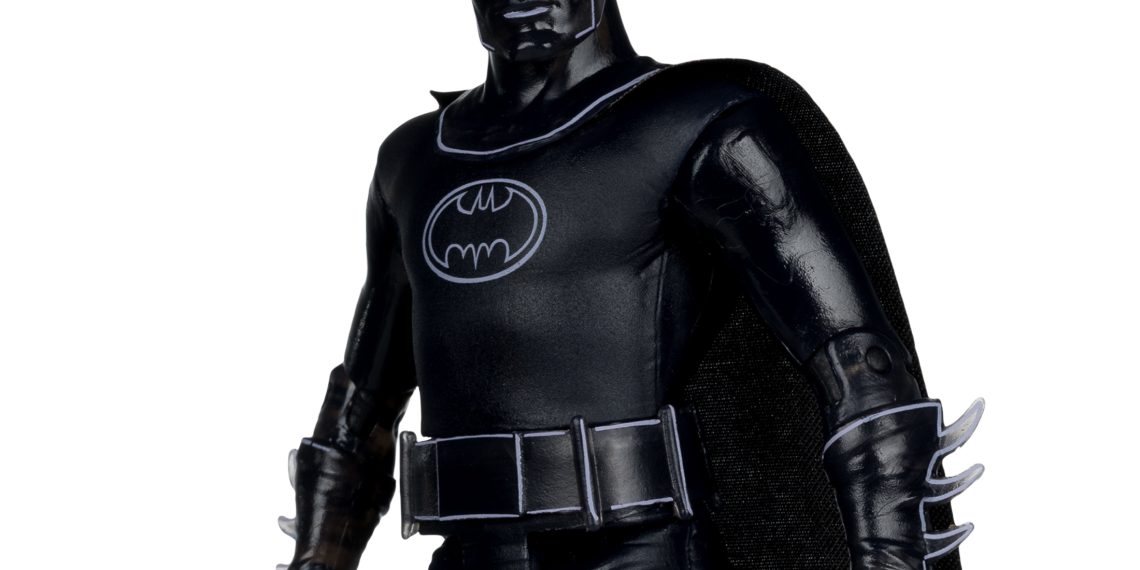 McFarlane Toys abre pré-venda do raro ‘Batman Phantom Zone’ Red Platinum Edition na linha DC Retro