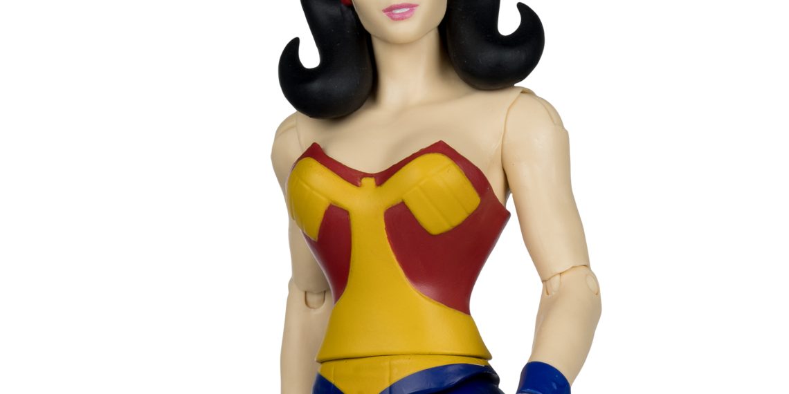 McFarlane Toys abre pré-venda da rara ‘Evil Wonder Woman’ Red Platinum Edition na linha DC Retro